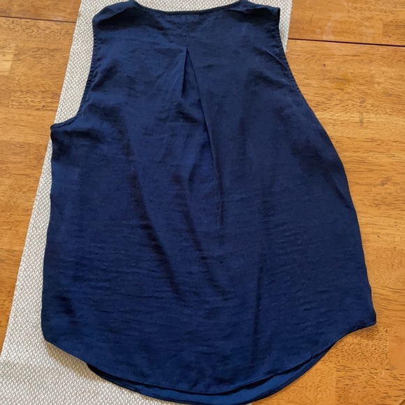 Banana Republic XS petite sleeveless top - Picture 4 of 4